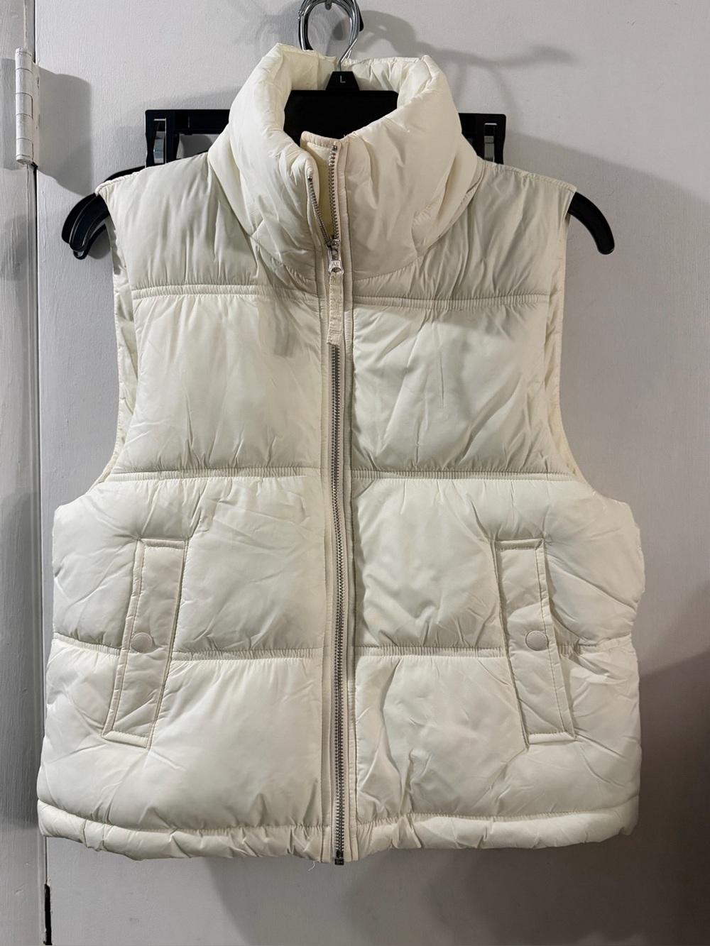 American Eagle Small Puffer Vest